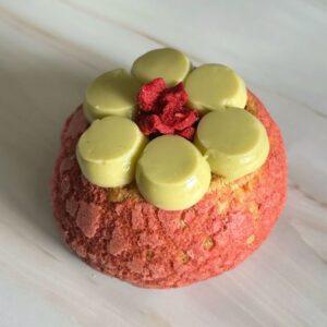 Choux de pistacho y frambuesa
